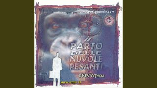 Kadr z teledysku Amaro ti tonifica tekst piosenki Il Parto delle Nuvole Pesanti