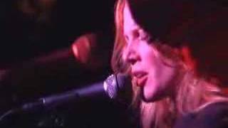 Allison Moorer "I Ain't Giving Up On You' music video