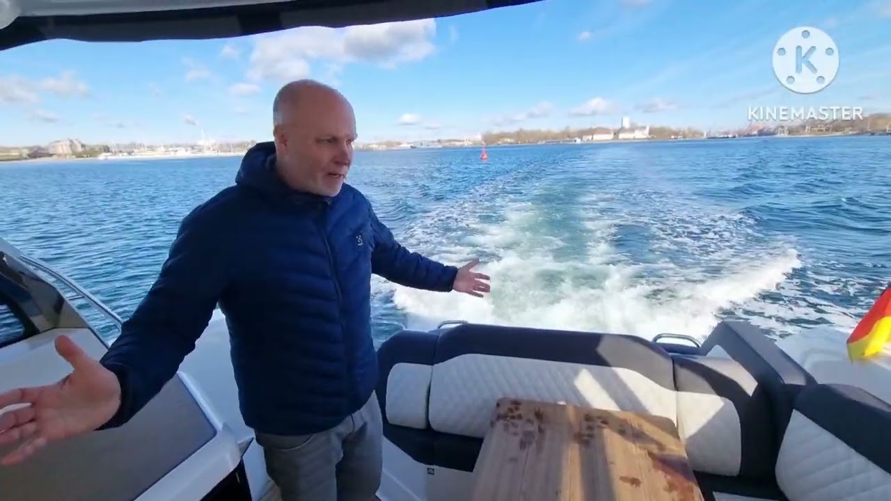 Testning cool family boat Bavaria SR33