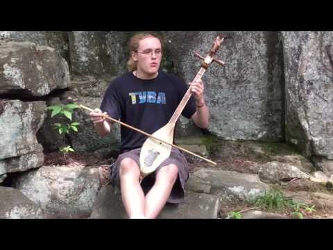 Robert McLaughlin plays the igil - throat singing