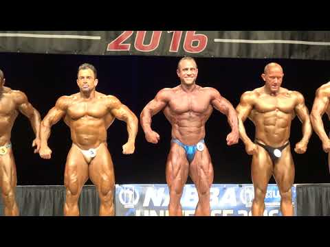 1st Group Quarter Turns - Masters Over 40 - NABBA Universe 2016