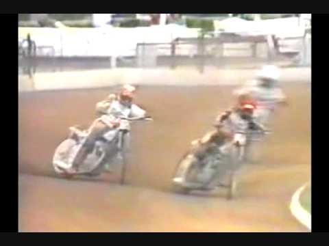 Bruce Penhall in action-Overseas Final 1981 London White City
