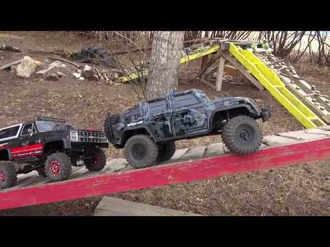 Backyard Trail Park - Two Guys Playing with RC 4x4 Trucks - Vaterra & Traxxas