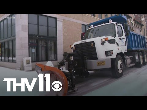 Arkansas crews working to clear ice from city roads