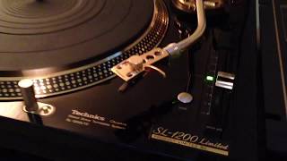 Video thumbnail for Technics SL1200LTD and SH-EX1200 Mixer by TechnicsAus