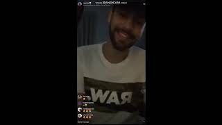 Agoney. Lucha de gigantes.