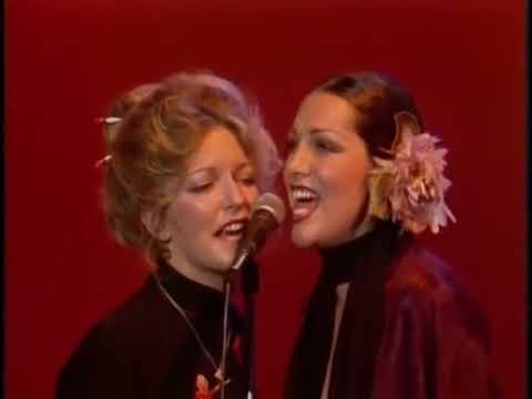 Leo Sayer  - You Make Me Feel Like Dancing (The Midnight Special 1977)