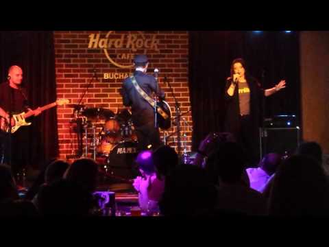 FiRMA feat. Mazdrunka (Luciana Răducanu) live in Hard Rock Cafe Bucharest 10.03.2017