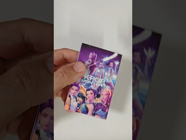 Vídeo relacionado con GWEOR Juego de 30 cartas de coleccionista de Demon Hunters, mercancía de K Pop Demon Hunters, cartas para imprimir, regalo de cumpleaños para fans y jóvenes