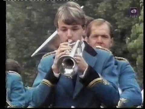 CILLA BLACK SINGS "BANNER MAN"