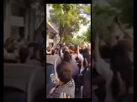 Սաակաշվիլին ծեծի է ենթարկվում Աթենքում. տեսանյութ