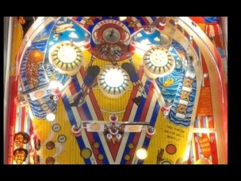 Sweeping all drop targets in slow motion on Harlem Globetrotters pinball