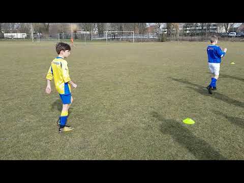 GVVV JO11-1 thuis tegen Hooglanderveen JO11-2 eerste helft