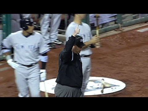 WS 2009 Gm 3: A-Rod is awarded a home run on review