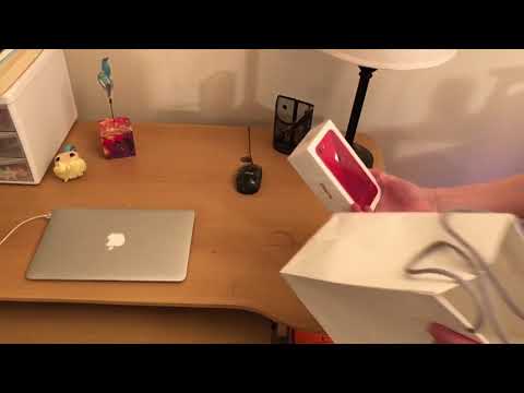 Product Red iPhone 8 unboxing - setup - iPod comparison