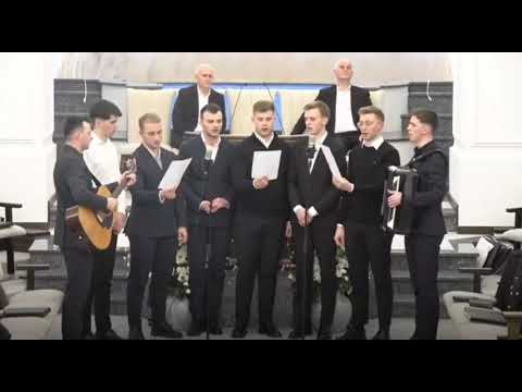 Un grup de tineri , Betleem Bivolarie ,,Se-aude un cânt de gloate multe "