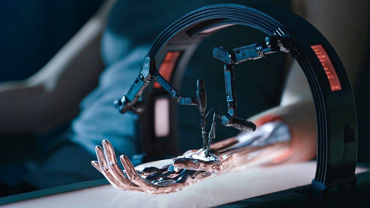 APÓS ACIDENTE, a MULHER CONCORDOU em FAZER um EXPERIMENTO que a TRANSFORMOU EM um ROBÔ 95% mecânico