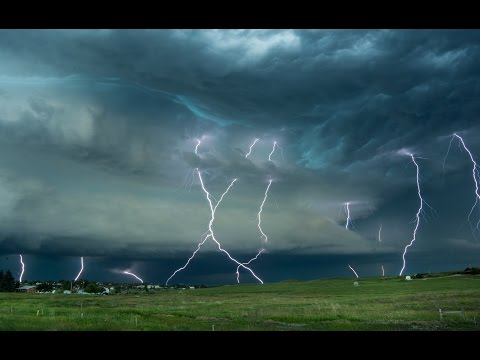 LIGHTNING BLITZKRIEG!!! Violent Lightning Storm Time Lapse