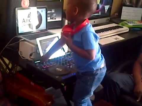 DJ AJ: 3-year-old Jo'burg DJ shows us his mad skills