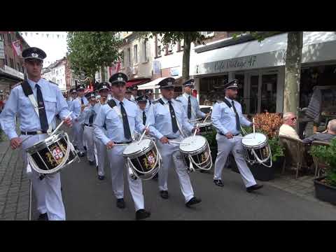 Schützenfest in Gervenbroich. Der Sternmarsch mit dem Tambourkorps Elsen-Fürth 1904 n.e.V