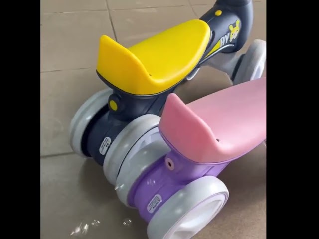 Дитячий толокар BUNNY Фіолетовий з музикою, підсвіткою, більбашками