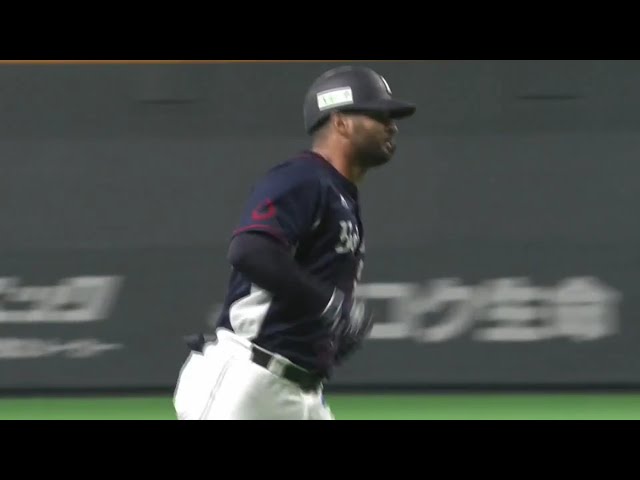 【4回表】ライオンズ・メヒア ライトスタンドへ今季初安打となるホームランを放つ!! 2020/8/6 F-L