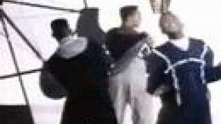 Hi-Five - kissing game ( I like the way )