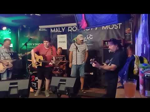 Dost času - Nebezká brána