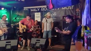 Video Nebezká brána