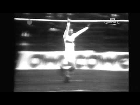 Первый гол Олега Блохина в еврокубках в матче "Гурник" - "Динамо" (Киев).