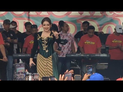 Full Pentas Niken Salindry Di Kebun Binatang Surabaya 