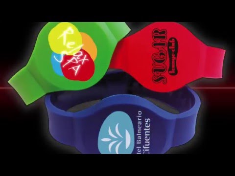 Las tarjetas plásticas con la mejor calidad en Tecnocard. Tarjetas con chip RFID, para socios, tarjetas regalo, códigos de barras, llaves para hotel, pulseras y llaveros de PVC, etc. Personalízalas como quieras. ¡Ahora con diseño gratuito!