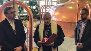Budějovický biskup Vlastimil Kročil požehnal speciální várce piva