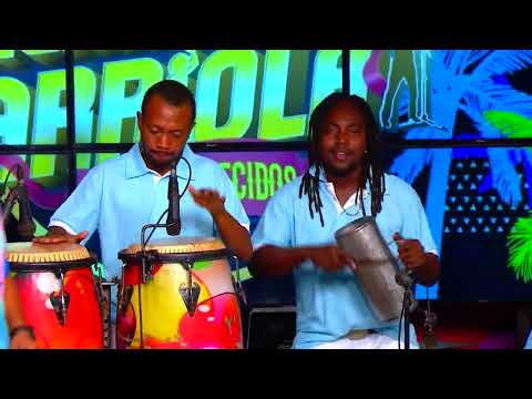 SOMBRAS DE UN AYER, LOS HERMANOS ARRIOLA EN VIVO RITMO CATRACHO