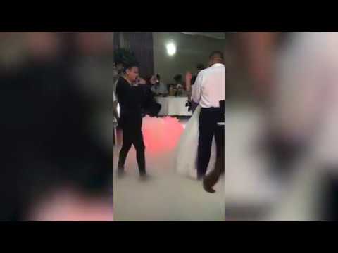 M. Olandezu & Formatia De Aur Dan Bursuc – Show live Video M. Olandezu & Formatia De Aur Dan Bursuc – Show live Video