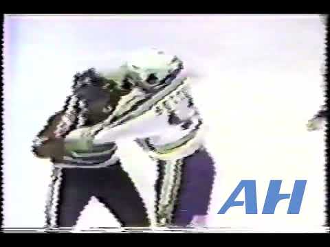 NHL Oct. 23, 1982 Brian Sutter,STL v Terry Ruskowski,CHI St. Louis Blues Chicago Blackhawks