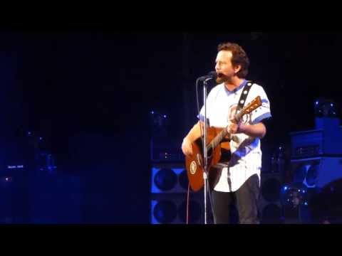 Pearl Jam - All The Way - with Ernie Banks - in Chicago @ Wrigley Field 7/19/13  HD