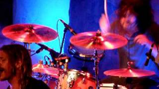 Dave Grohl sits in with Taylor Hawkins &amp; The Coattail Riders