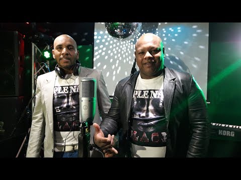 MI VECINA PLENA DE BLACK