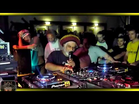 KING EARTHQUAKE & KING SHILOH & ABA SHANTI I playing the last dubs @ soundsystem weekender 2015