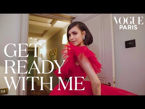 download lagu mp3 mp4 Sofia Carson Red Dress, download lagu Sofia Carson Red Dress gratis, unduh video klip Sofia Carson Red Dress