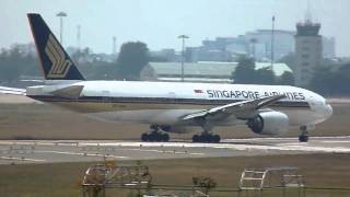 Singapore Airlines B777-200ER 9V-SRH Takeoff 25L Tan Son Nhat As SQ173