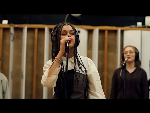Nikola Wądołowska x Groove Matters- „Teenage Fantasy” (Jorja Smith cover)
