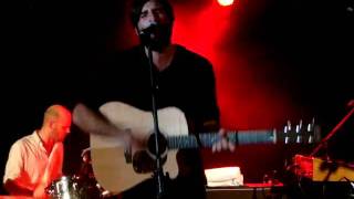 Shout Out Louds - &#39;Throwing Stones&#39; (live @ the East)