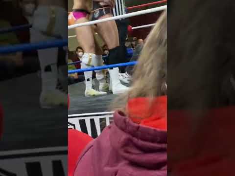 Ricky Smokes accidentally facebusts Ava Everett! (Limitless Wrestling) #intergender