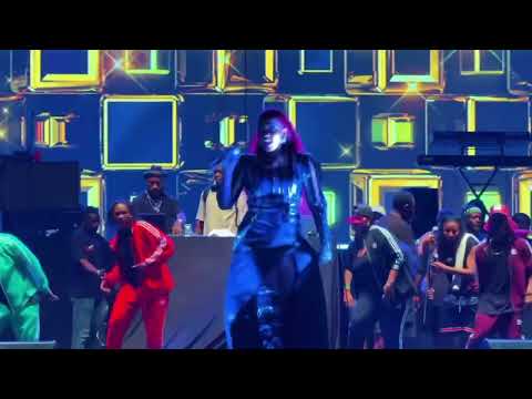 LA PATRONNE DJELY KABA BINTOU EST DEVENUE INCONSOLABLE 