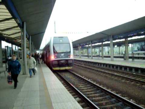 Ostrava-Svinov-Osobní vlak 3426.MOV