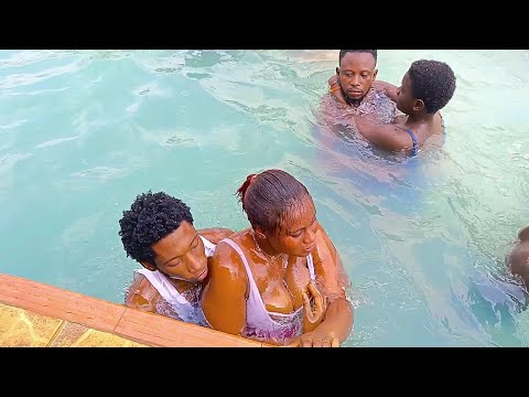 ADONKO ABUJEN🤪😍🥰🥳POOL PARTY🎉🥳 🤣🍺🍾LIFE HOTEL