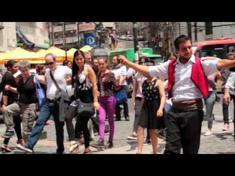 Flashmob de Zorba en Valparaíso por Fundación Mustakis (2016)