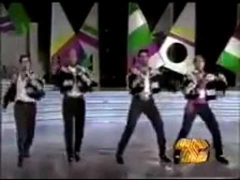 garibaldi cantan la bolita en siempre en domingo (celebrando su bicentenario .) - YouT.mp4